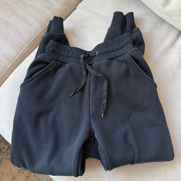 Amazon Joggers - Picture 1 of 4